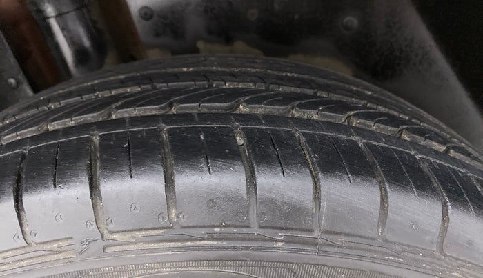 2020 MG HECTOR SHARP 1.5 DCT PETROL, Petrol, Automatic, 37,484 km, Right Rear Tyre Tread