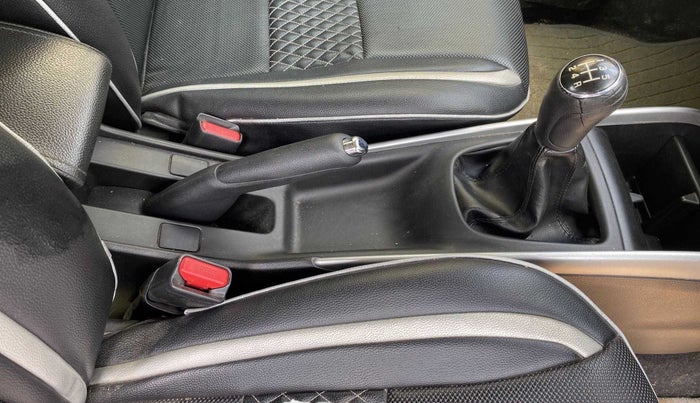 2015 Maruti Baleno ZETA PETROL 1.2, Petrol, Manual, 57,396 km, Gear Lever