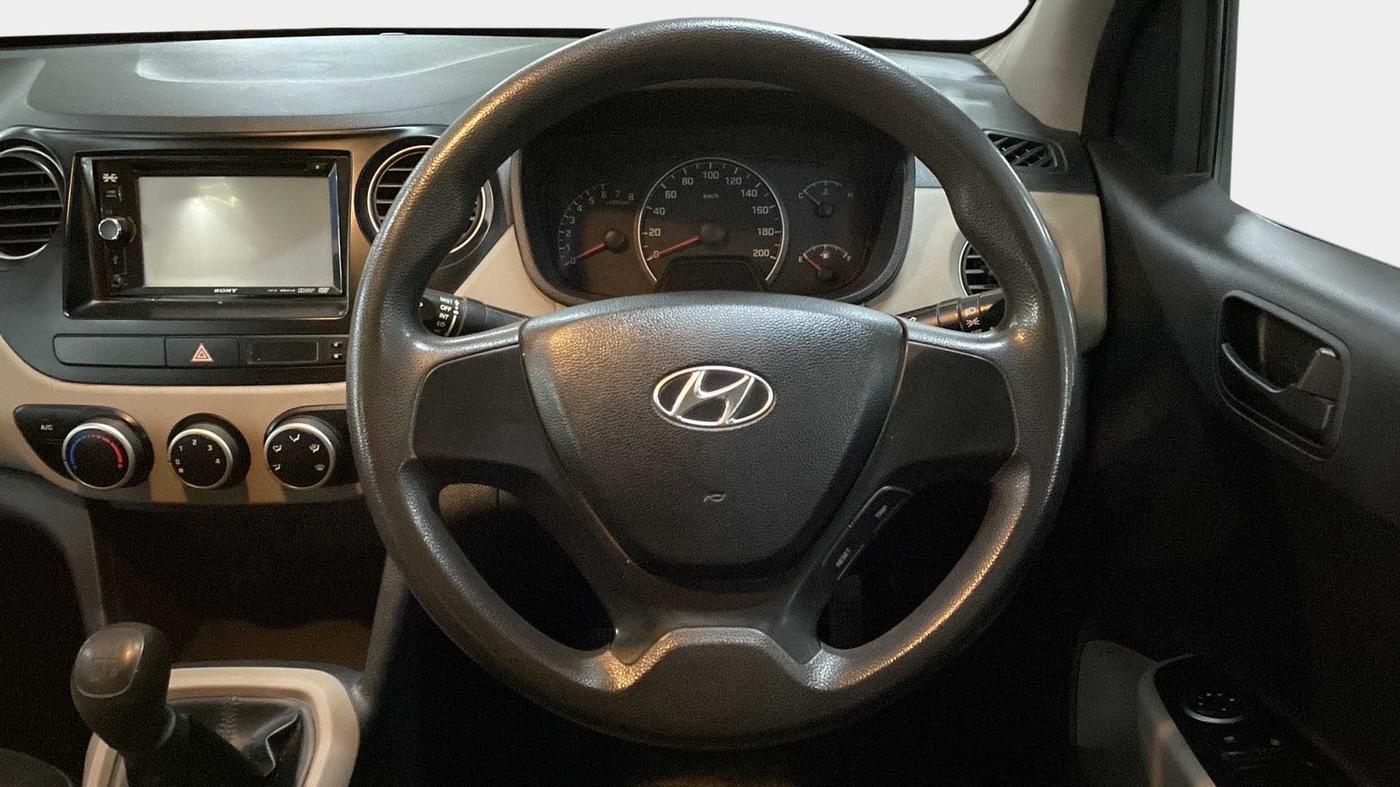2015 Hyundai Grand i10 MAGNA 1.2 KAPPA VTVT, Petrol, Manual, 76,046 km, Steering Wheel Close Up