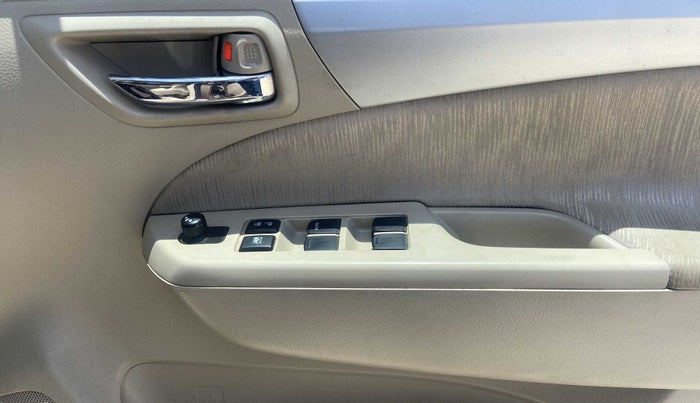 2014 Maruti Ertiga VXI, Petrol, Manual, 38,536 km, Driver Side Door Panels Control