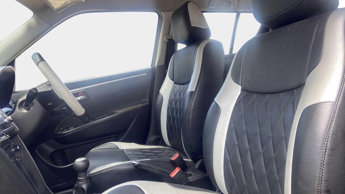 2016 Maruti Swift ZXI, Petrol, Manual, 43,946 km, Right Side Front Door Cabin
