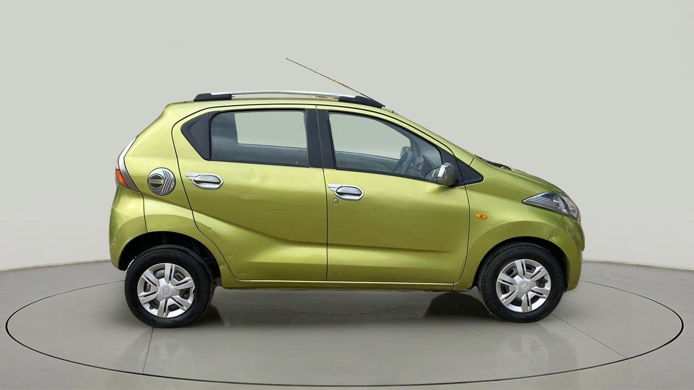 2017 Datsun Redi Go S, Petrol, Manual, 66,136 km, Right Side View