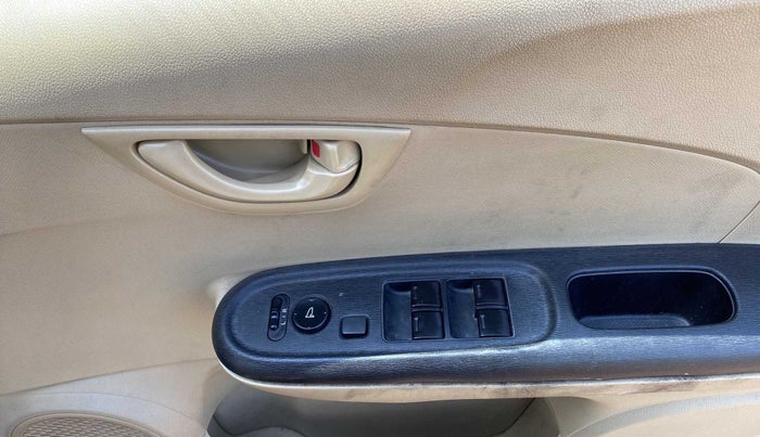 2015 Honda Amaze 1.5L I-DTEC S, Diesel, Manual, 79,249 km, Driver Side Door Panels Control