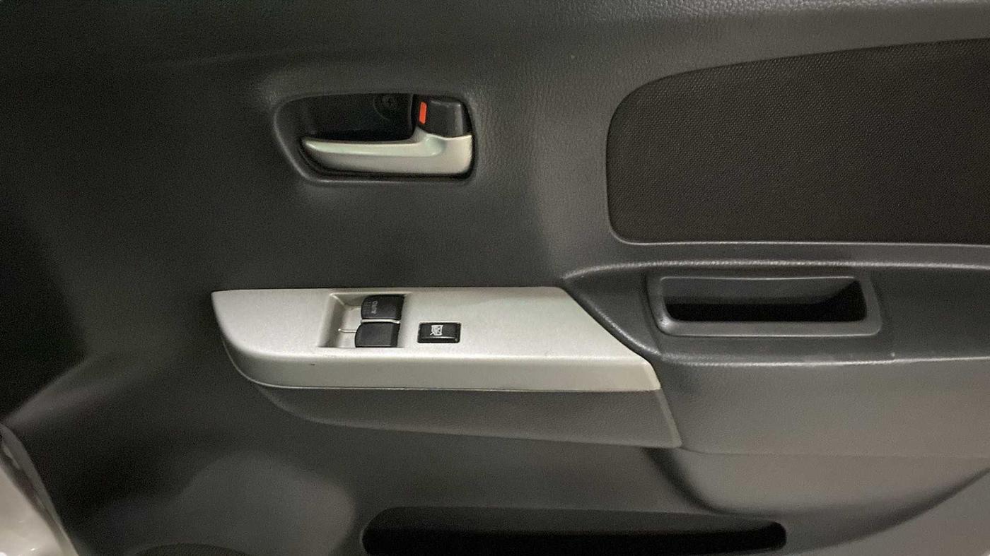 2012 Maruti Wagon R 1.0 LXI, CNG, Manual, 1,12,498 km, Driver Side Door Panels Control