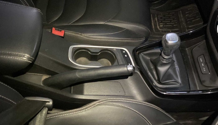 2020 MG HECTOR SHARP HYBRID 1.5 PETROL, Petrol, Manual, 56,131 km, Gear Lever