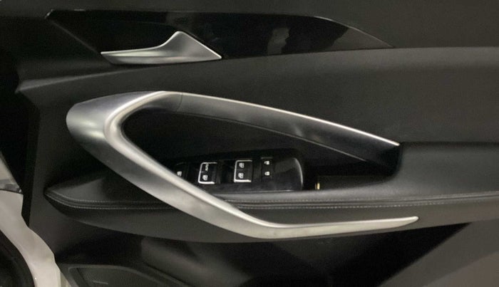 2020 MG HECTOR SHARP HYBRID 1.5 PETROL, Petrol, Manual, 56,131 km, Driver Side Door Panels Control