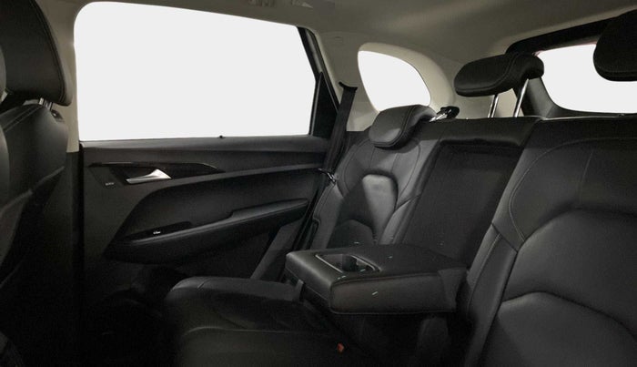 2020 MG HECTOR SHARP HYBRID 1.5 PETROL, Petrol, Manual, 56,131 km, Right Side Rear Door Cabin