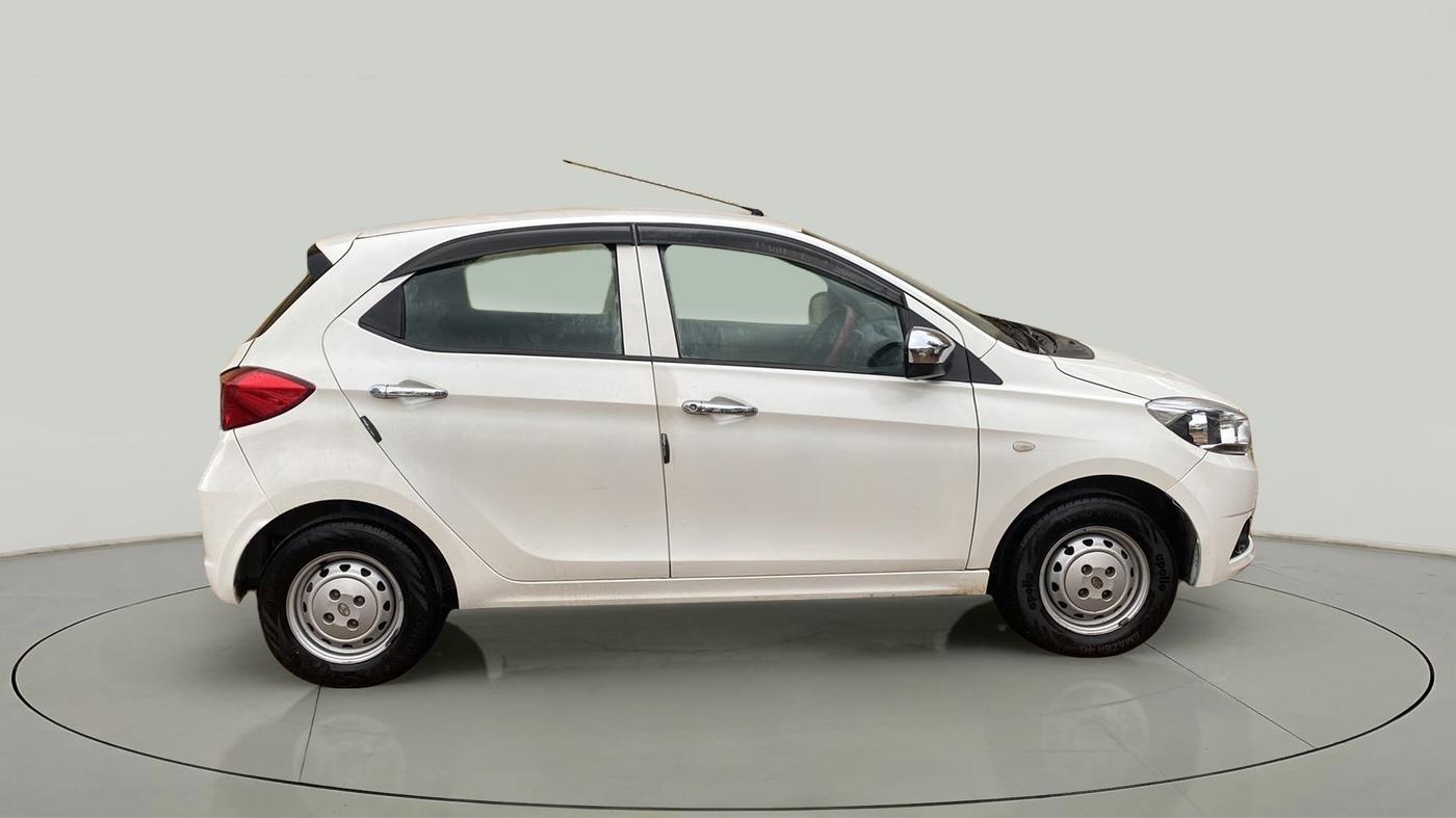 2017 Tata Tiago XM PETROL, Petrol, Manual, 80,556 km, Right Side View