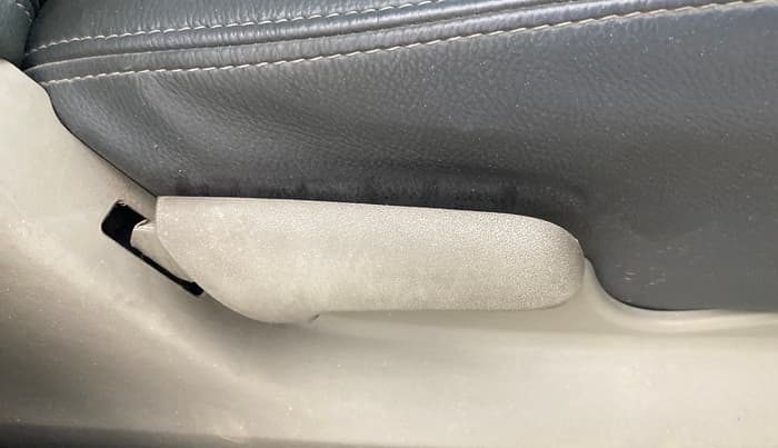 2014 Maruti Celerio ZXI, Petrol, Manual, 72,893 km, Driver Side Adjustment Panel