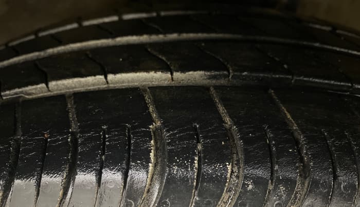 2014 Maruti Celerio ZXI, Petrol, Manual, 72,893 km, Left Front Tyre Tread