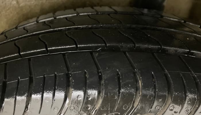 2014 Maruti Celerio ZXI, Petrol, Manual, 72,893 km, Left Rear Tyre Tread