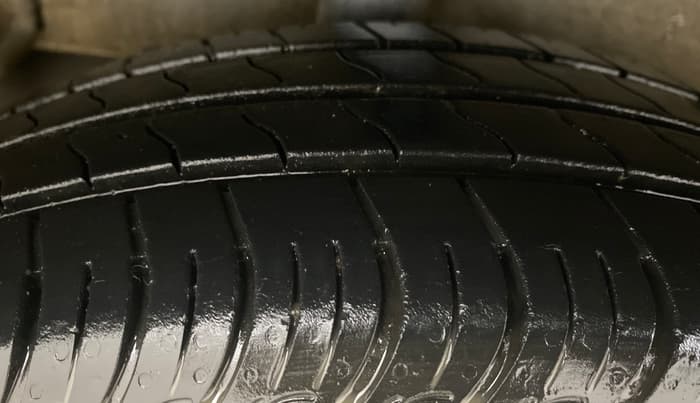 2014 Maruti Celerio ZXI, Petrol, Manual, 72,893 km, Right Rear Tyre Tread