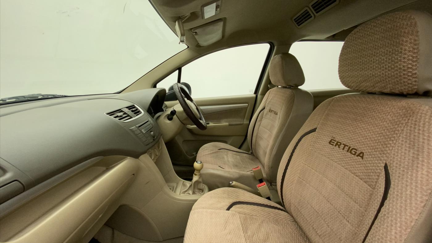 2014 Maruti Ertiga VDI, Diesel, Manual, 1,20,026 km, Right Side Front Door Cabin