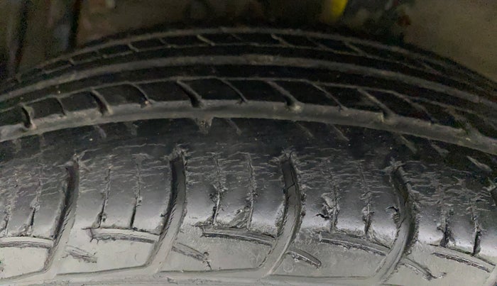 2014 Maruti Ertiga VDI, Diesel, Manual, 1,20,026 km, Left Front Tyre Tread