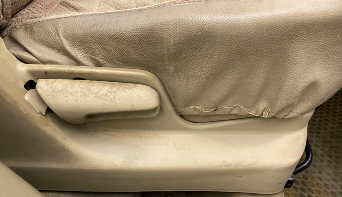 2014 Maruti Ertiga VDI, Diesel, Manual, 1,20,026 km, Driver Side Adjustment Panel