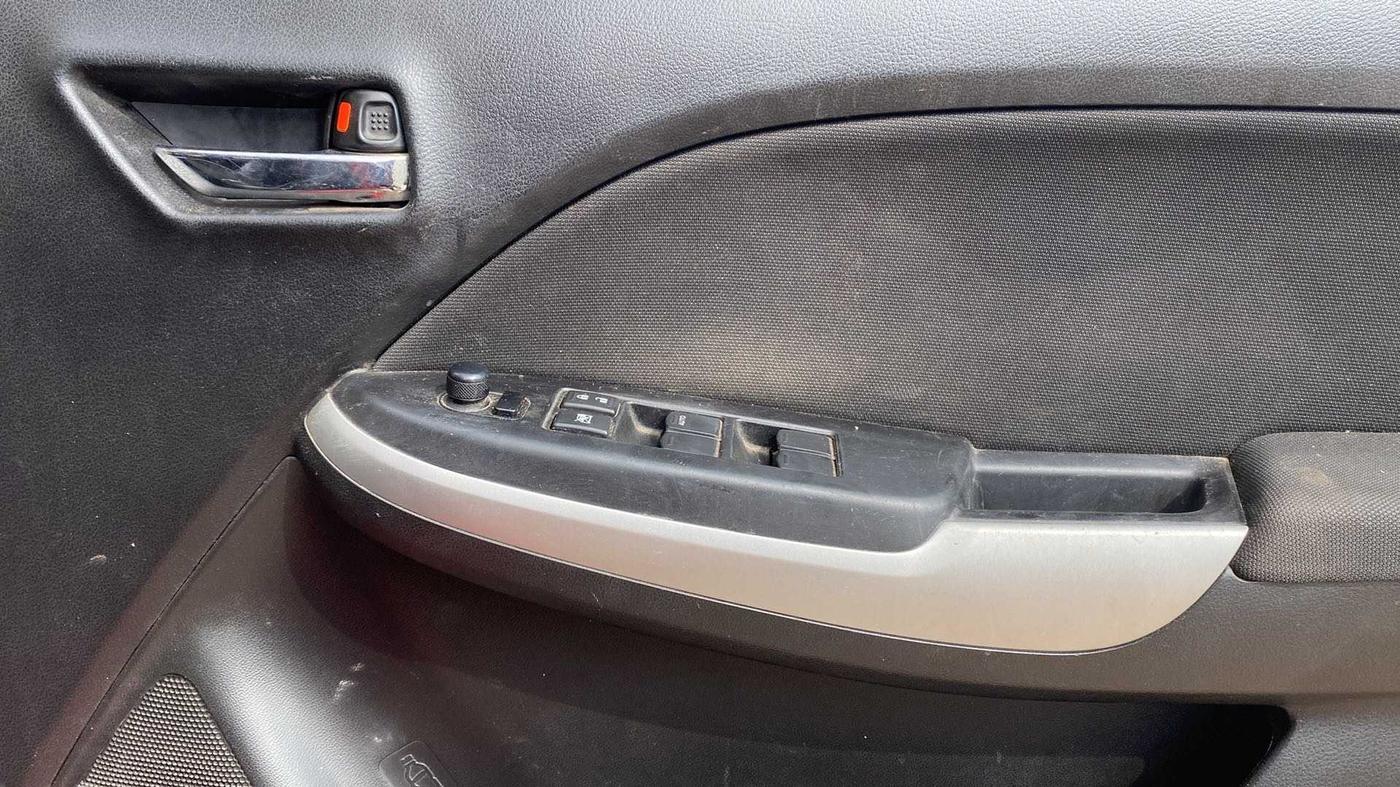 2017 Maruti Baleno DELTA PETROL 1.2, Petrol, Manual, 76,789 km, Driver Side Door Panels Control