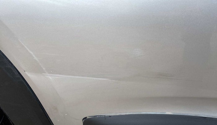 2021 Renault TRIBER RXZ AMT, Petrol, Automatic, 9,380 km, Right rear door - Slightly dented