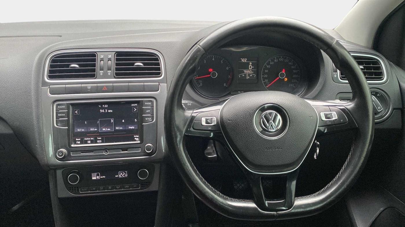 2020 Volkswagen Polo HIGHLINE PLUS 1.0L TSI, Petrol, Manual, 75,647 km, Steering Wheel Close Up