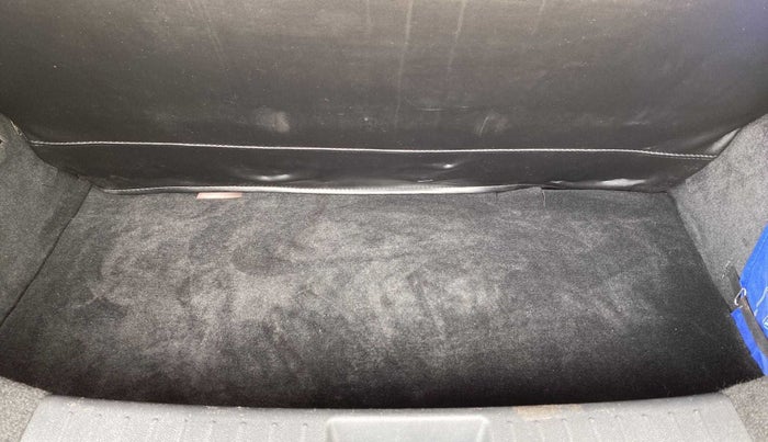 2018 Mahindra KUV 100 NXT K8 P 6 STR, Petrol, Manual, 32,163 km, Boot Inside