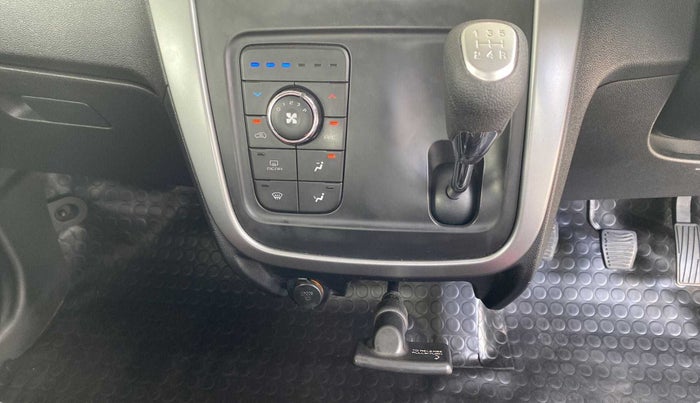 2018 Mahindra KUV 100 NXT K8 P 6 STR, Petrol, Manual, 32,163 km, Gear Lever