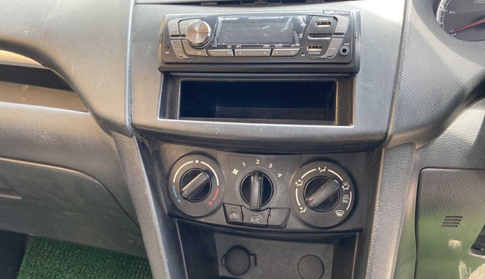 2015 Maruti Swift VDI ABS, Diesel, Manual, 66,638 km, AC Unit - Front vent has minor damage