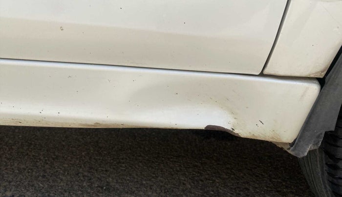 2017 Tata Tiago XT PETROL, Petrol, Manual, 96,703 km, Right running board - Slightly dented