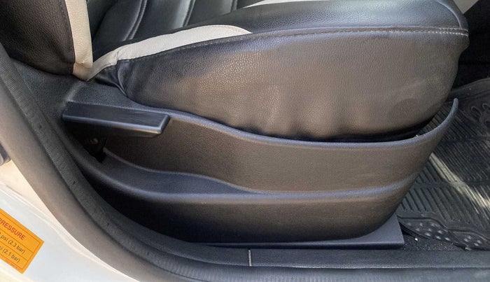 2017 Tata Tiago XT PETROL, Petrol, Manual, 96,703 km, Driver Side Adjustment Panel