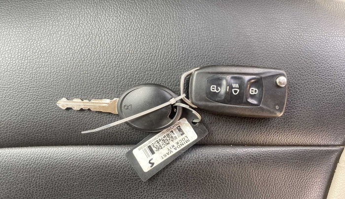 2017 Tata Tiago XT PETROL, Petrol, Manual, 96,703 km, Key Close Up