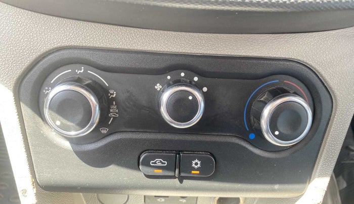 2017 Tata Tiago XT PETROL, Petrol, Manual, 96,703 km, AC Unit - Minor issue in the heater switch