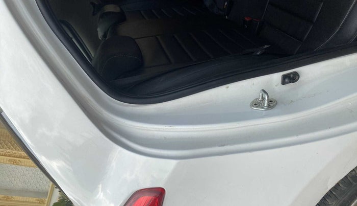2016 Hyundai Grand i10 ASTA (O) 1.2 KAPPA VTVT, Petrol, Manual, 40,232 km, Right C pillar - Pillar damaged/repaired