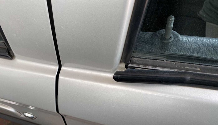 2016 Maruti Alto 800 LXI, Petrol, Manual, 90,355 km, Rear left door - Weather strip has minor damage