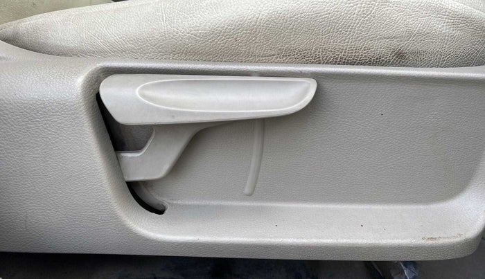 2014 Volkswagen Polo COMFORTLINE 1.2L PETROL, Petrol, Manual, 82,455 km, Driver Side Adjustment Panel