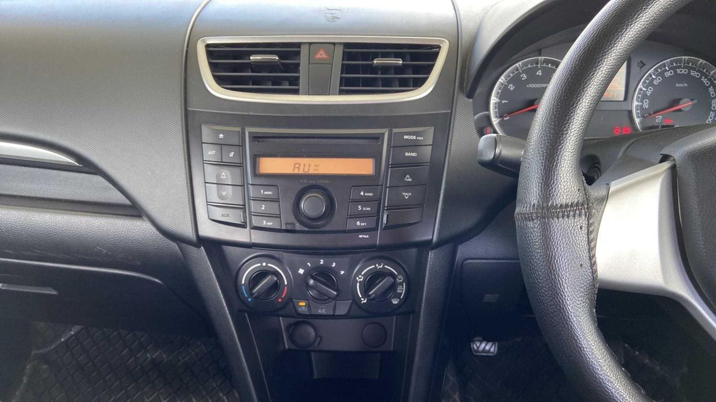 2013 Maruti Swift VXI, Petrol, Manual, 35,286 km, Air Conditioner