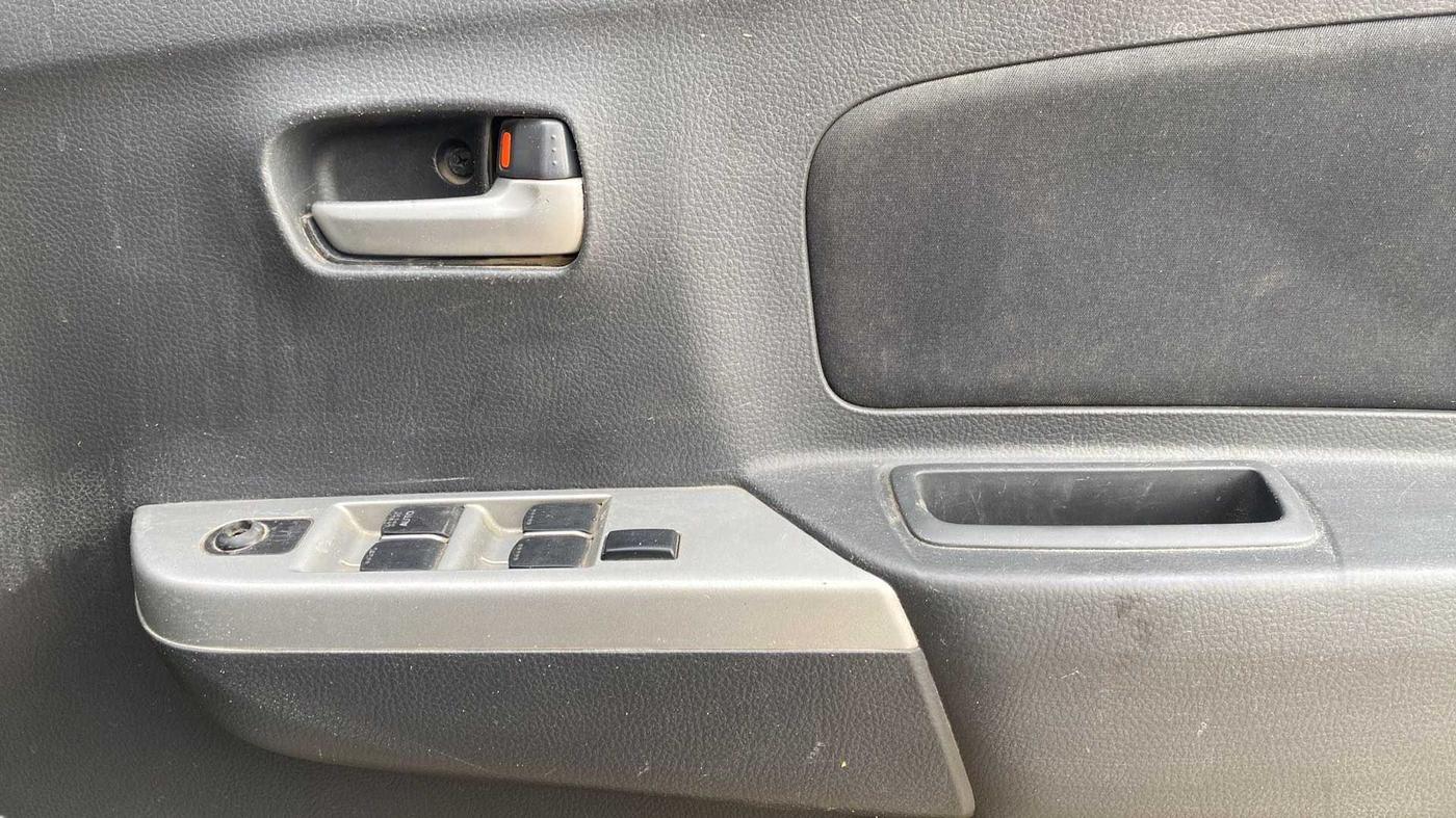 2011 Maruti Wagon R 1.0 VXI, Petrol, Manual, 57,573 km, Driver Side Door Panels Control