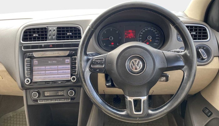 2013 Volkswagen Vento HIGHLINE DIESEL 1.6, Diesel, Manual, 1,10,572 km, Steering Wheel Close Up