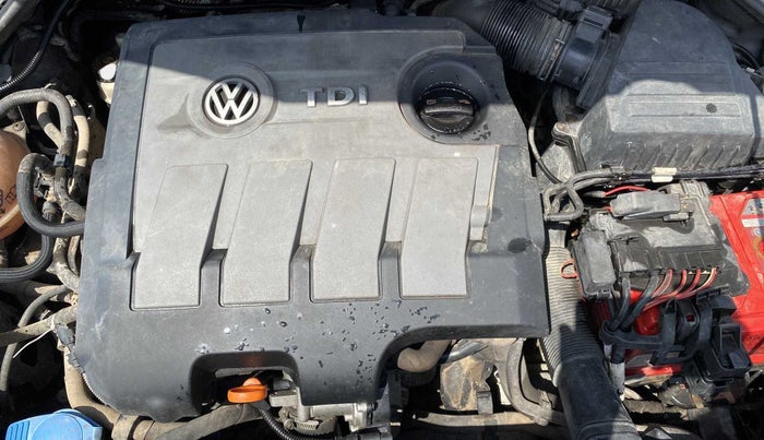 2013 Volkswagen Vento HIGHLINE DIESEL 1.6, Diesel, Manual, 1,10,572 km, Open Bonet
