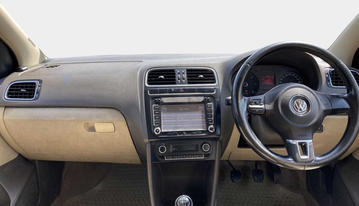 2013 Volkswagen Vento HIGHLINE DIESEL 1.6, Diesel, Manual, 1,10,572 km, Dashboard
