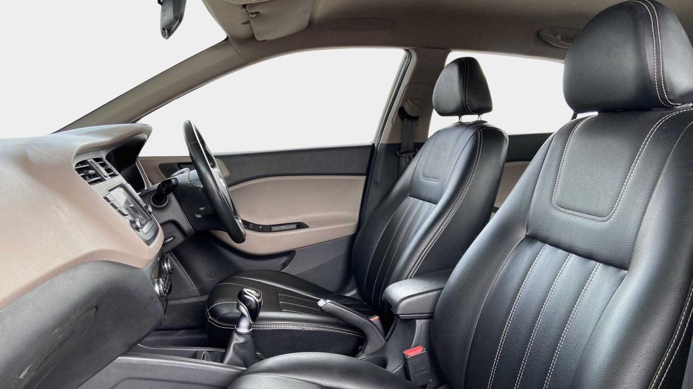 2018 Hyundai Elite i20 ASTA 1.4 CRDI (O), Diesel, Manual, 73,522 km, Right Side Front Door Cabin