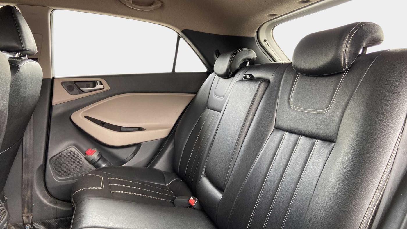 2018 Hyundai Elite i20 ASTA 1.4 CRDI (O), Diesel, Manual, 73,522 km, Right Side Rear Door Cabin