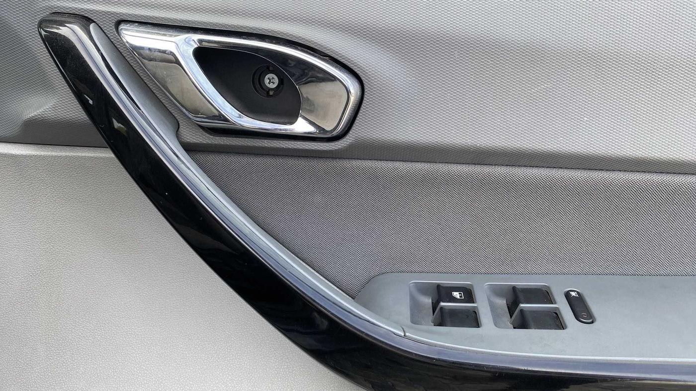 2021 Tata TIGOR XZA PLUS PETROL, Petrol, Automatic, 42,309 km, Driver Side Door Panels Control