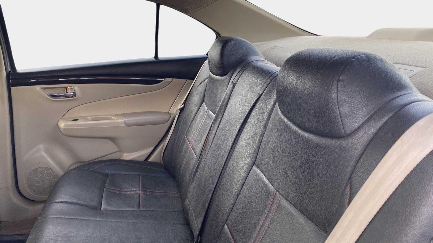 2017 Maruti Ciaz DELTA DIESEL 1.3, Diesel, Manual, 1,02,566 km, Right Side Rear Door Cabin