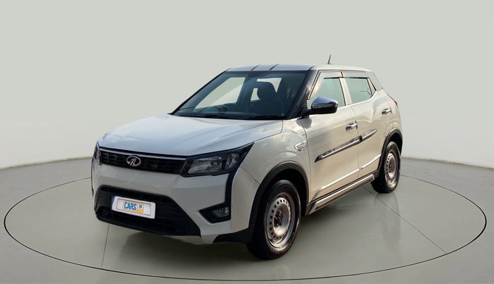 2019 Mahindra XUV300 W4 1.5 DIESEL, Diesel, Manual, 90,586 km, Left Front Diagonal