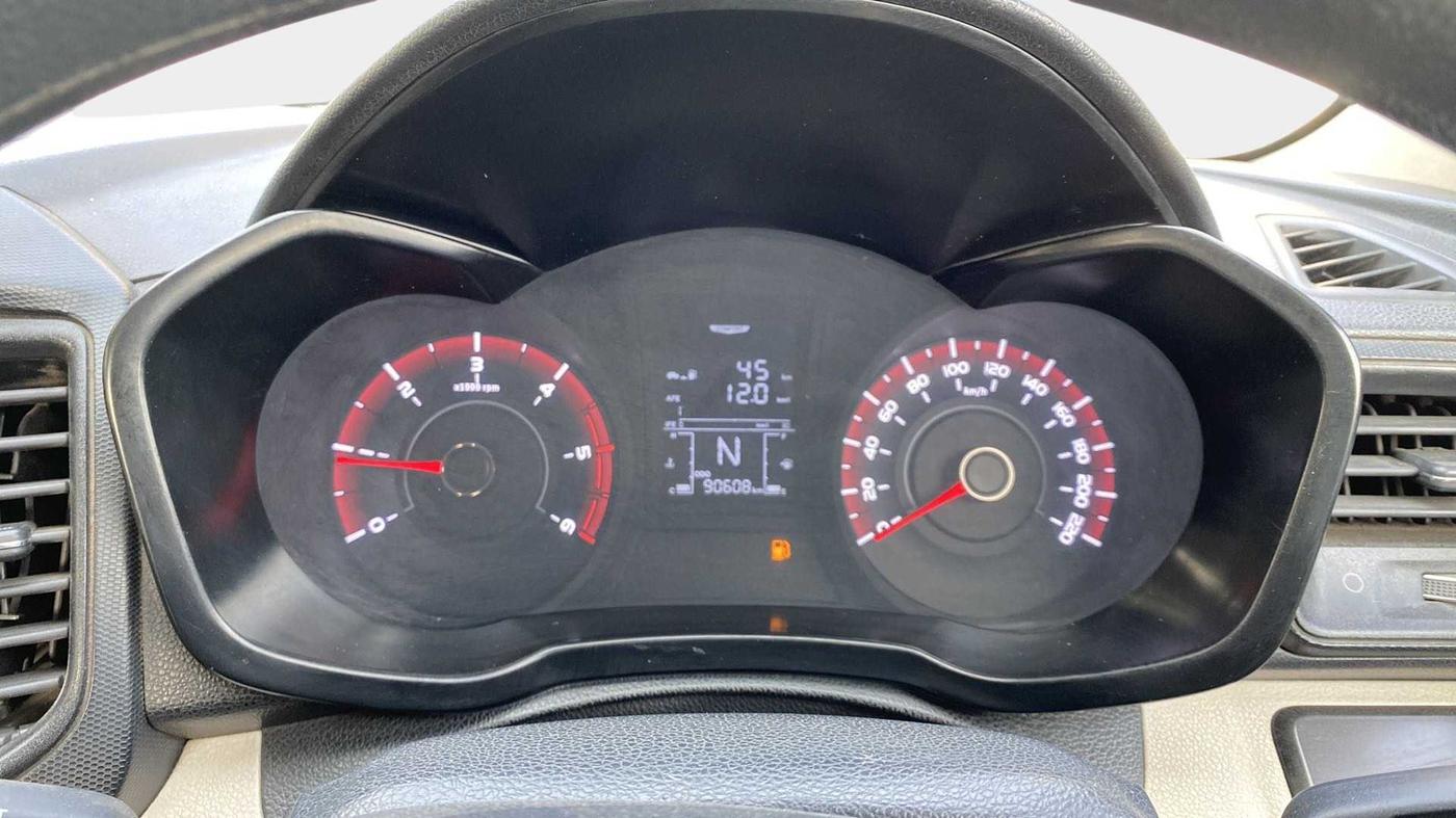 2019 Mahindra XUV300 W4 1.5 DIESEL, Diesel, Manual, 90,586 km, Odometer Image