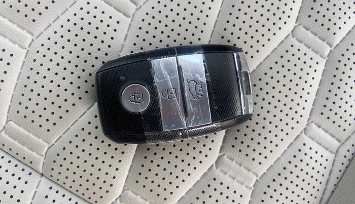 2021 KIA SELTOS HTX 1.5 PETROL, Petrol, Manual, 7,265 km, Key Close Up