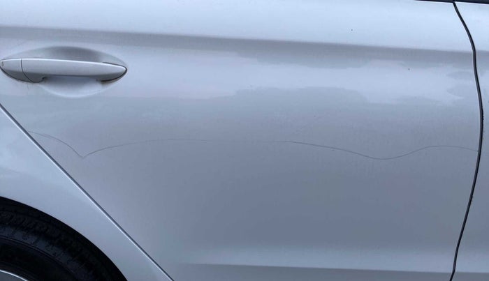 2016 Hyundai Elite i20 MAGNA 1.4 AT, Petrol, Automatic, 16,016 km, Right rear door - Slightly dented