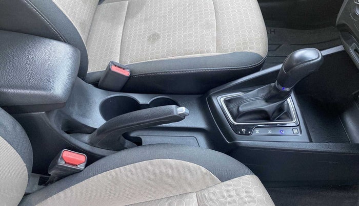 2016 Hyundai Elite i20 MAGNA 1.4 AT, Petrol, Automatic, 16,016 km, Gear Lever