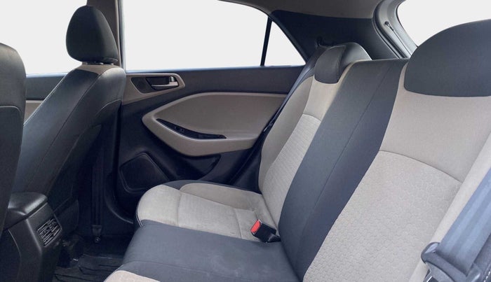 2016 Hyundai Elite i20 MAGNA 1.4 AT, Petrol, Automatic, 16,016 km, Right Side Rear Door Cabin