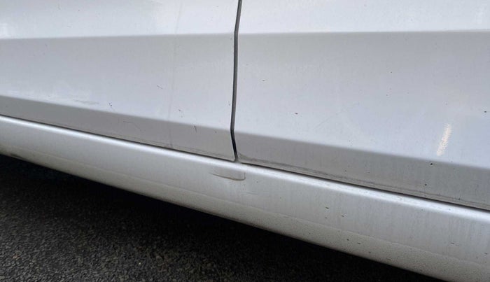 2016 Hyundai Elite i20 MAGNA 1.4 AT, Petrol, Automatic, 16,016 km, Left running board - Slightly dented