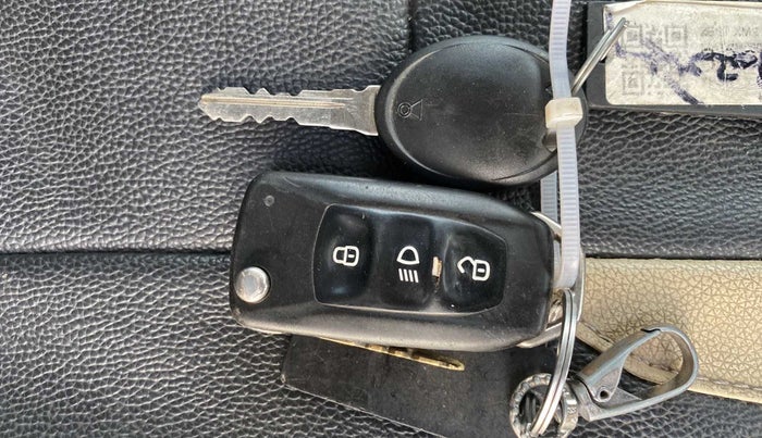 2017 Tata Zest XMS 75PS DIESEL, Diesel, Manual, 1,14,791 km, Key Close Up