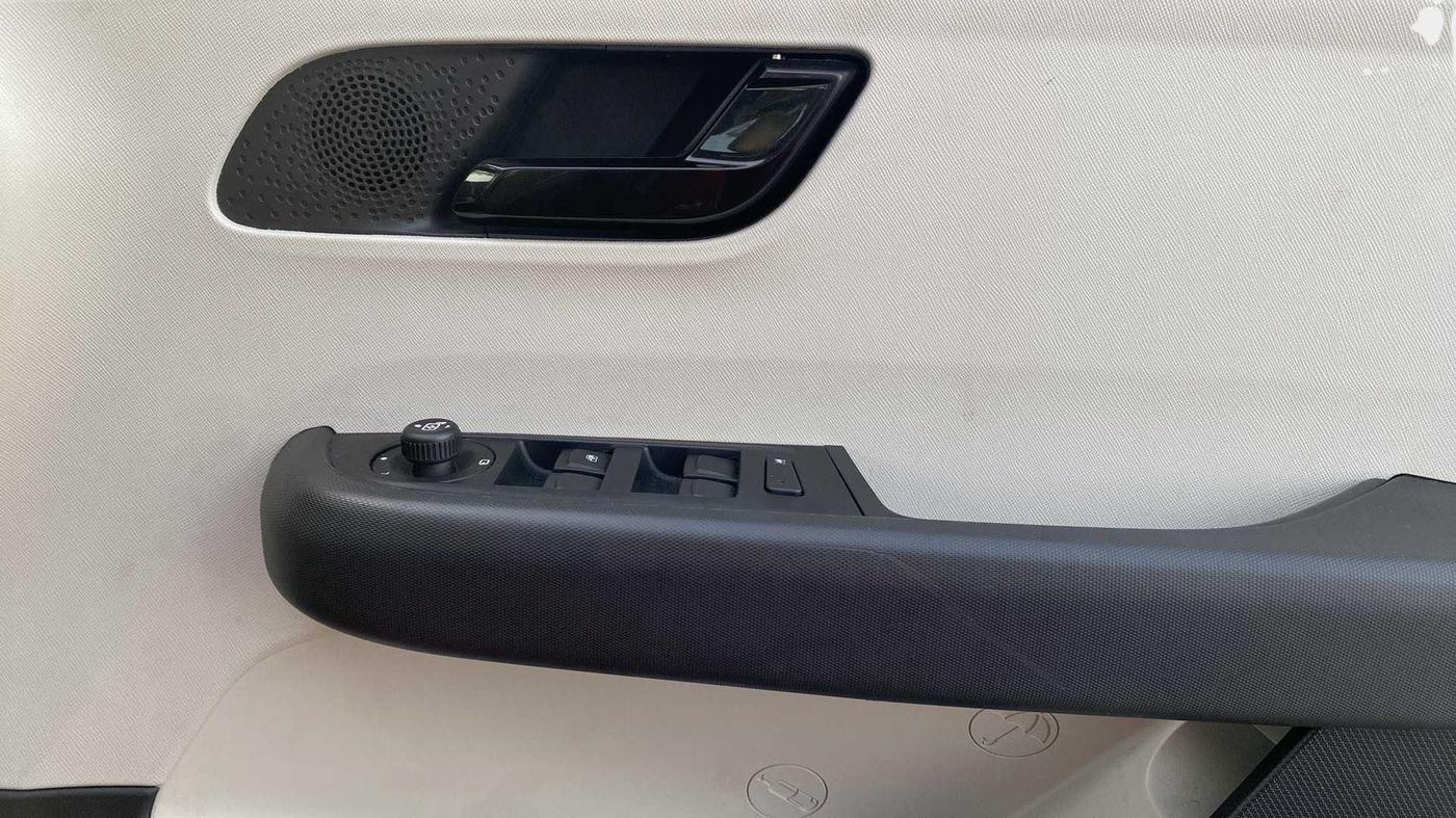 2021 Tata ALTROZ XM PLUS PETROL, Petrol, Manual, 10,500 km, Driver Side Door Panels Control